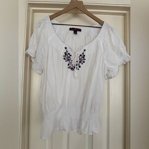 Gloria Vanderbilt White Blouse with Purple Floral Embroidery